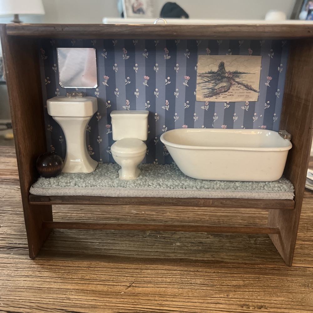 Miniature Bathroom Scene‎ 9x10 Wall Diorama Shadow box Wall Art 3D VTG